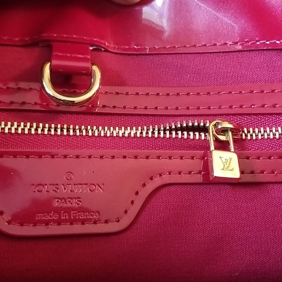 Lous Vuitton Vernis Wilshire PM Pomme D'amour - Picture 6 of 16